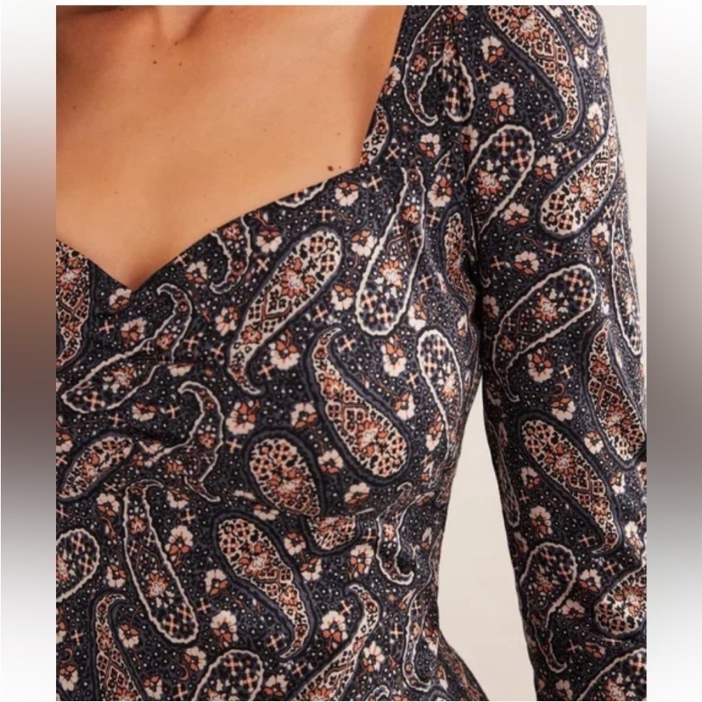 Boden Sweetheart Jersey Mini Dress in Multi Paisley Blooms - Picture 4 of 9